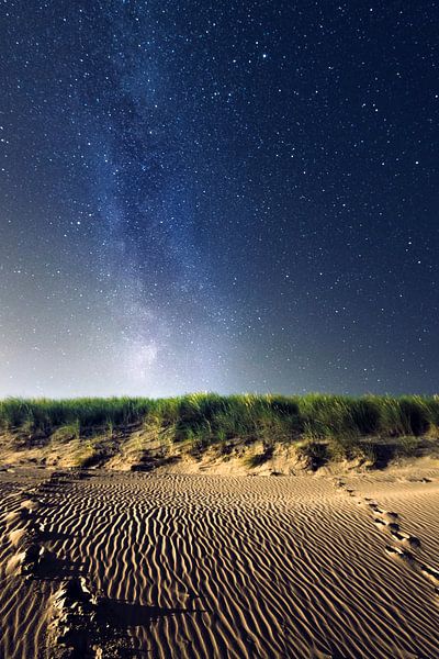 Voie lactée au-dessus des dunes par Martijn Kort