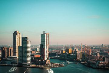 Weerspiegeling van de monsters van Rotterdam