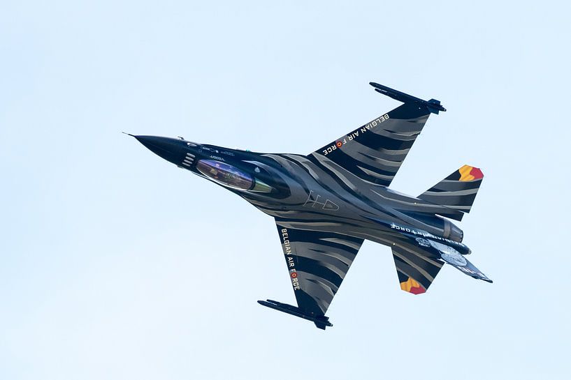 F-16 Fighting Falcon onderste boven van Wim Stolwerk