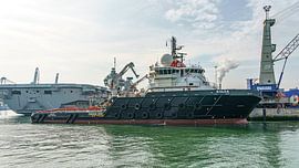 Ankerbehandelingssleepboot Kolga van Heerema. van Jaap van den Berg