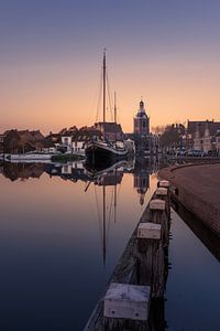 Silence du soir à Meppel - Reflet de l'église et du voilier