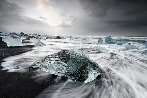 Dramatic ice beach