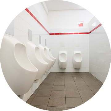 Urinoirs bij de mannen toilet van Marcel Derweduwen