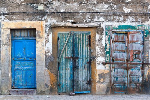 Trois vieilles portes dans la médina d'Essaouira