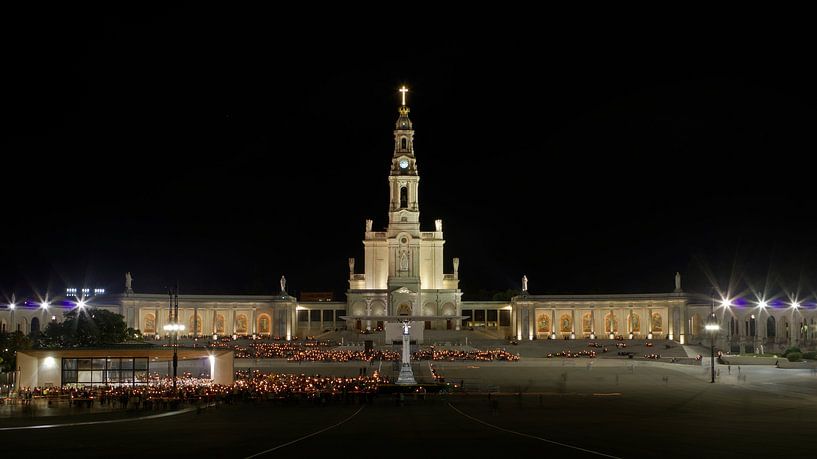 Basílica de Nossa Senhora de Fátima by Berthold Werner
