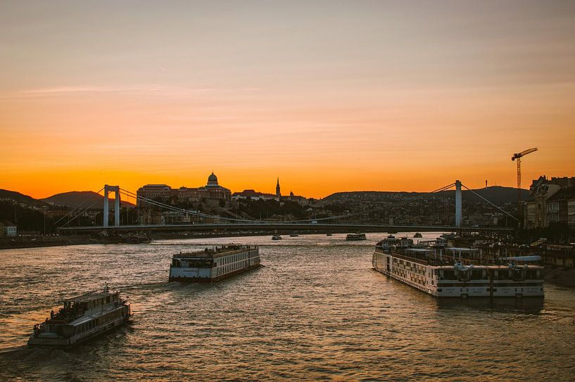 Budapest by Hello Pompoyo
