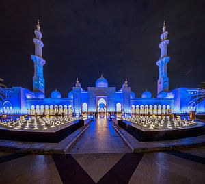 Brunnen mit Wasser für die Sheikh Zayed Mosque von Rene Siebring