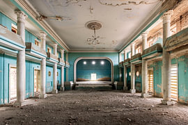 Abandoned cultural centre in Georgia by Gentleman of Decay
