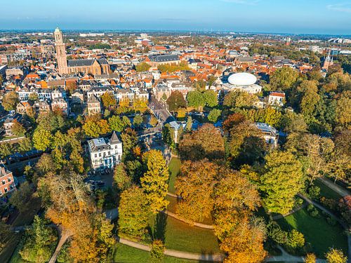 Vue aérienne de la ville de Zwolle lors d'une belle journée d'automne