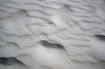 Zandpatronen strand IJmuiden Nederland