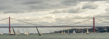 Ponte 25 de Abril - Lissabon - Portugal van Teun Ruijters