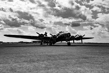Boeing B-17 fliegende Festung 'Sally B / Memphis Belle' von Robbert De Reus