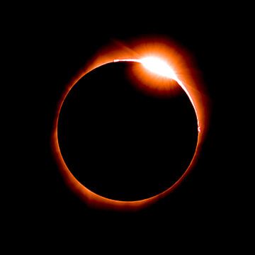 Diamond Ring - Total Eclipse red