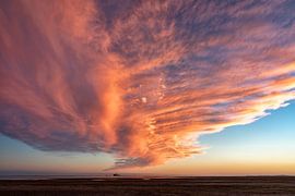 Oranje zonsondergang op Terschelling by Karin de Jonge