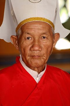 Cao Dai Priester in Vietnam van Gert-Jan Siesling
