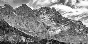 Zugspitze Panorama schwarz-weiß mit Seilbahn Bayern