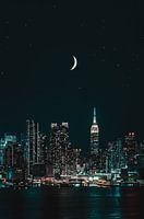 The NEW YORK skyline at night