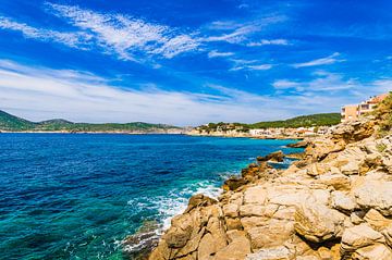 Prachtig uitzicht op de kust Sant Elm op het eiland Mallorca, Spanje van Alex Winter