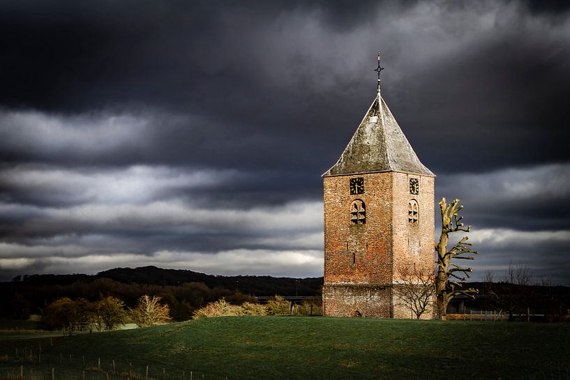 Oude Toren Heteren (de Peperbus) van Nicky Kapel