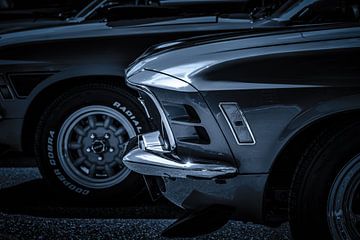 Ford Mustang zwart wit close up van Nicolaas Digi Art