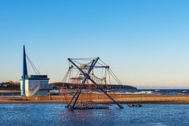 Garde d'eau et structure d'escalade sur la côte de la mer Baltique à Warne sur Rico Ködder