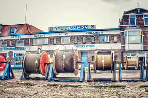 Katrollen op de kade van IJmuiden