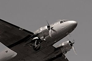 Rosinenbomber im Flug über Berlin von Frank Herrmann