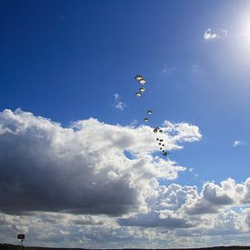 Airborne dropping Ede van Tess Smethurst-Oostvogel
