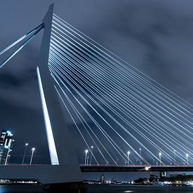 Erasmusbrug by night, Rotterdam van Cedric Hoogendoorn