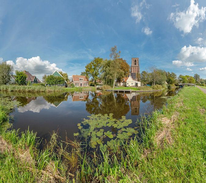 Vue du village avec l'église de Ransdorp sur le Weersloot, Ransdorp, , Noord-Holland, Pays-Bas par Rene van der Meer