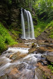 Ein Wasserfall in Kärnten, Österreich von Goos den Biesen
