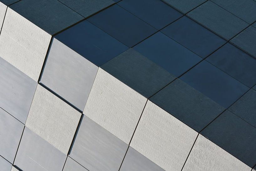 Concrete facade by Heiko Kueverling