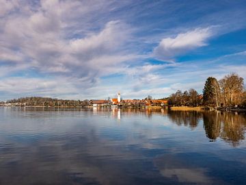 Vue sur le lac de Rieg sur Christina Bauer Photos