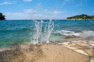 Badplaats aan de oever van de stad Porec aan de Adriatische Zee in Kroatië van Heiko Kueverling thumbnail