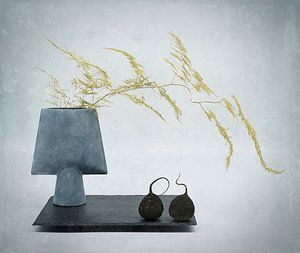 Stilleben mit Spargelzweig und Bärlauchesche .