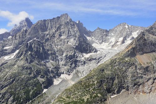 De TMB rond de Mont Blanc: een spectaculaire langeafstandswandelroute door Frankrijk, Italië en Zwitserland - vol gletsjers, bergtoppen, alpenweiden en prachtige bergmomenten.