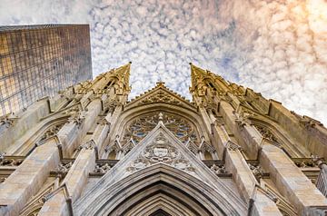 Zonsondergang over St. Patricks kathedraal in New York City van Marc Venema
