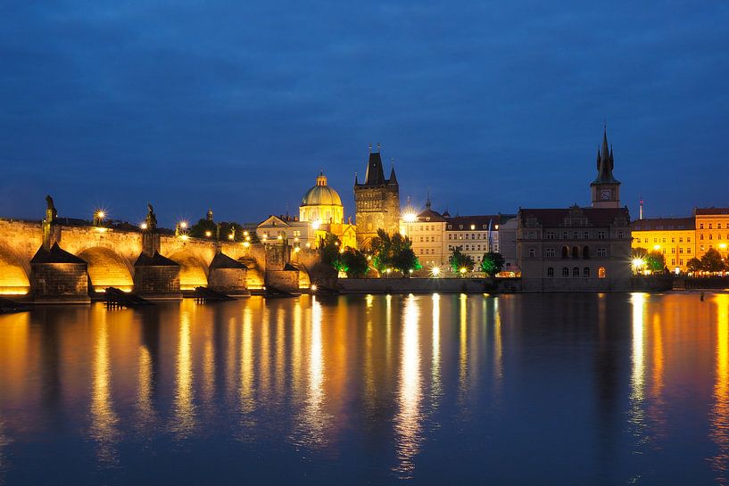 Prag bei Nacht - Karlsbrücke von Katrin May