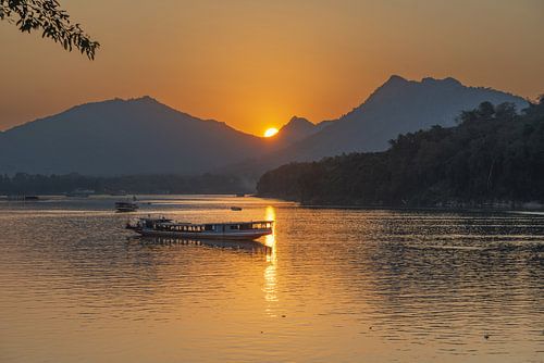 Dromerige zonsondergang op de Mekong