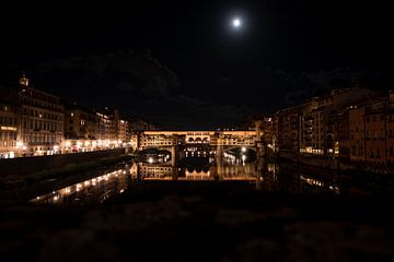 Spiegelung der Ponte Vecchio | eine Reise durch Italien von Roos Maryne - Natuur fotografie