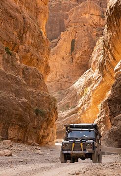 Jeep dans les montagnes de l'Atlas sur Roy Vereijken