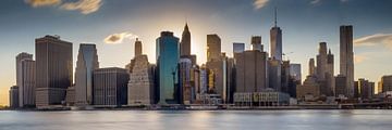 Manhattan Skyline New York ondergaande zon - panorama van Remco Malestein
