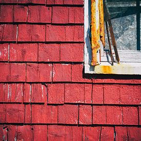 Gros plan d'une cabane en bois sur Arie Storm