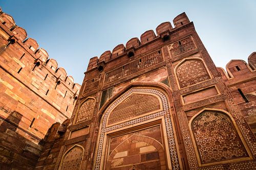 Kleurrijke Indische Tempel met blauwe lucht