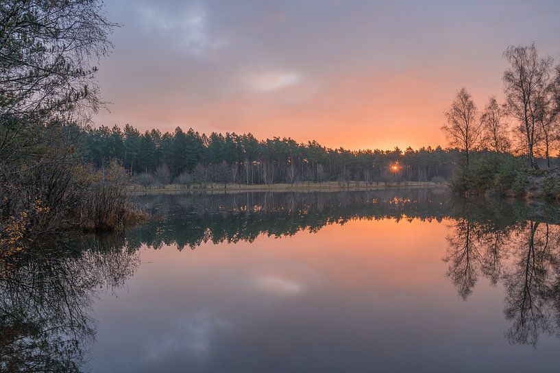Morgenrood tijdens de zonsopkomst op de heide van John van de Gazelle fotografie