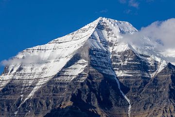 Mount Robson by Tobias Toennesmann
