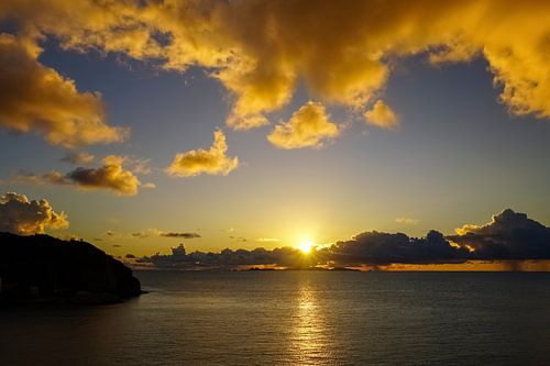 Zonsopgang voor Sint Maarten, Caribische eilanden
