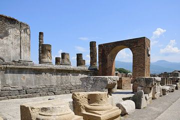 Back at the temple of Jupiter by Frank's Awesome Travels