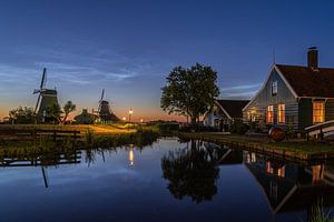 Lichtende nachtwolken op de Zaanse Schans 2