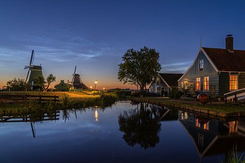 Lichtende nachtwolken op de Zaanse Schans 2
